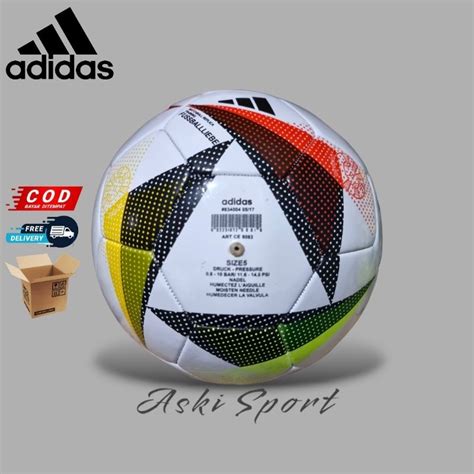 harga bola kaki adidas.